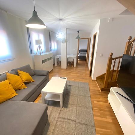 Apartamento Centrico Con Garaje Jaca Eksteriør bilde