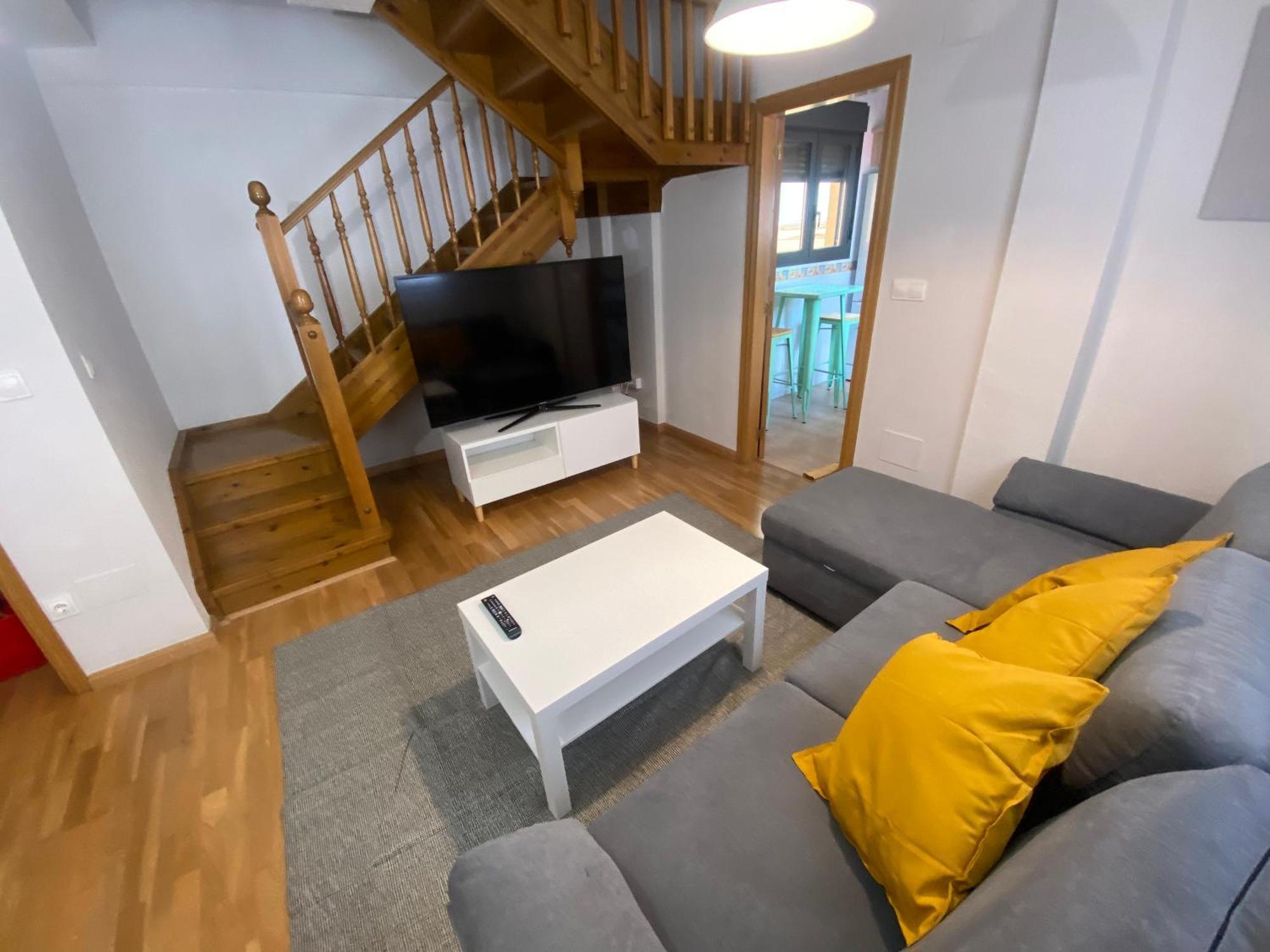 Apartamento Centrico Con Garaje Jaca Eksteriør bilde