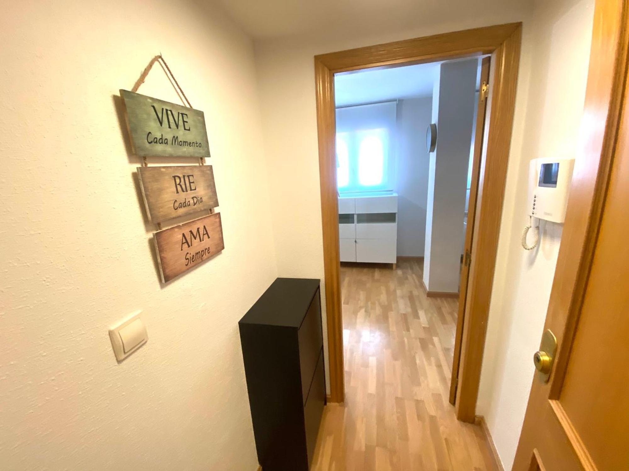 Apartamento Centrico Con Garaje Jaca Eksteriør bilde